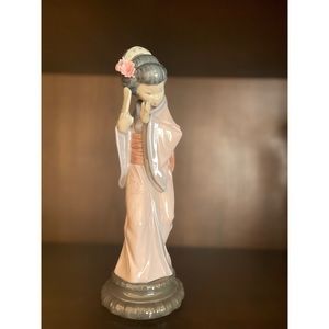 Lladro Japanese Daisa.